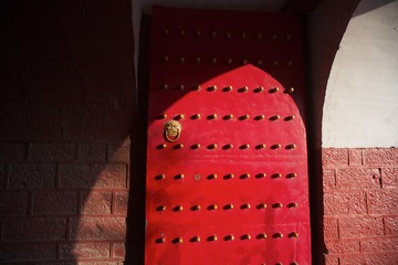 121