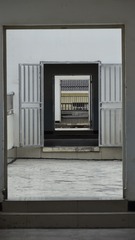 58273