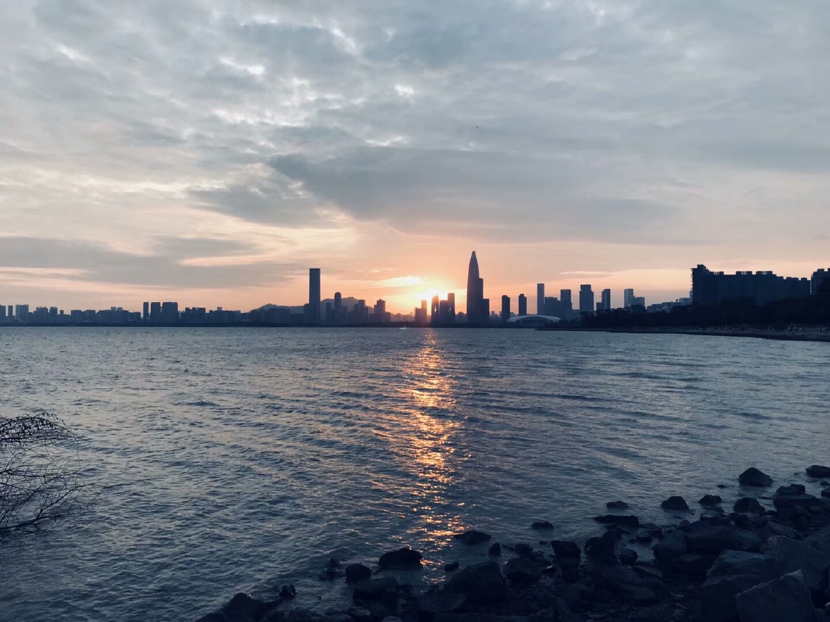 深圳红树湾南意境之美天空尽头