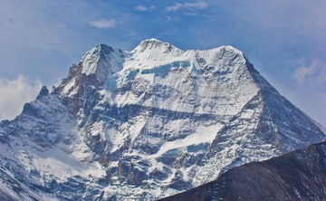 625717