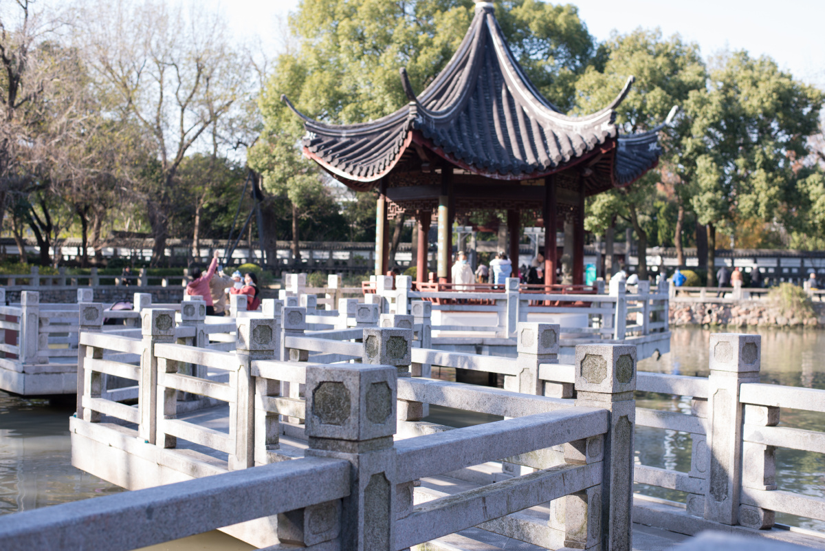 上海嘉定汇龙潭公园亭子