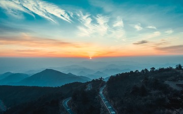 大明山日出