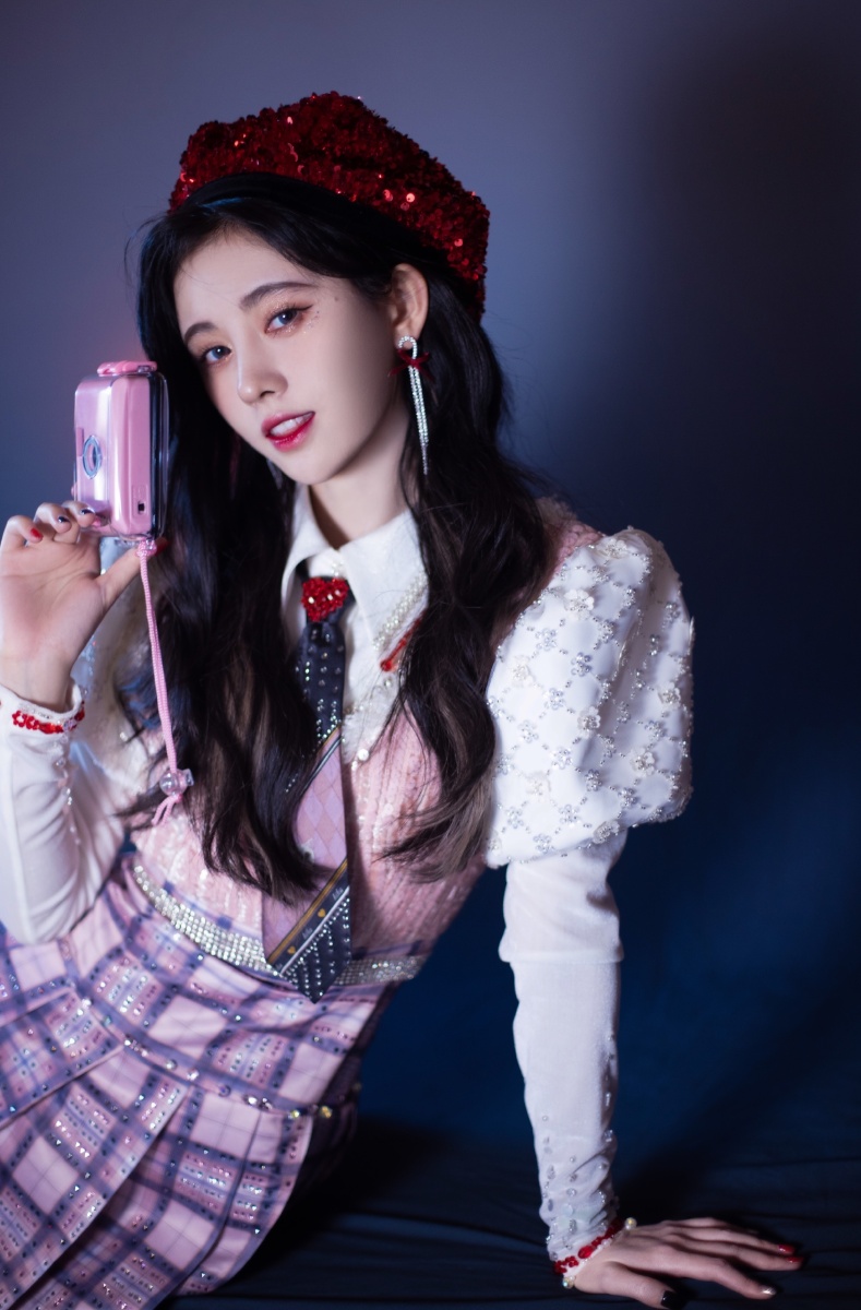 鞠婧祎图片来源于微博