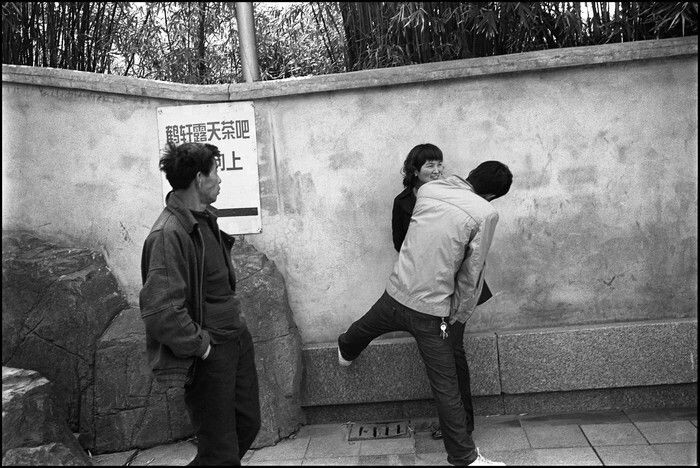路边<br />
