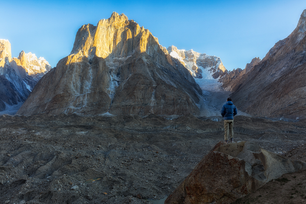 山巅- 灯绳 - 图虫