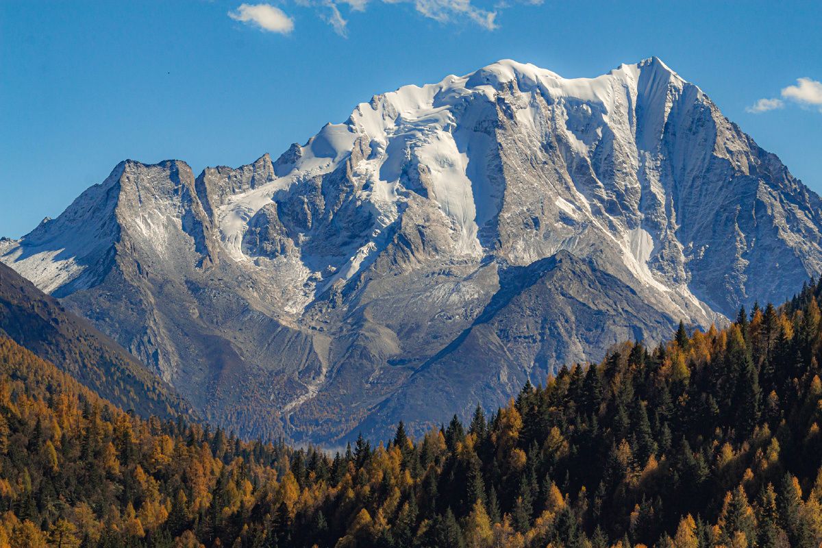 再拍了雅拉北面 雅拉佩奇9797机位依次是:斯丁措,塔公,雅拉雪山景