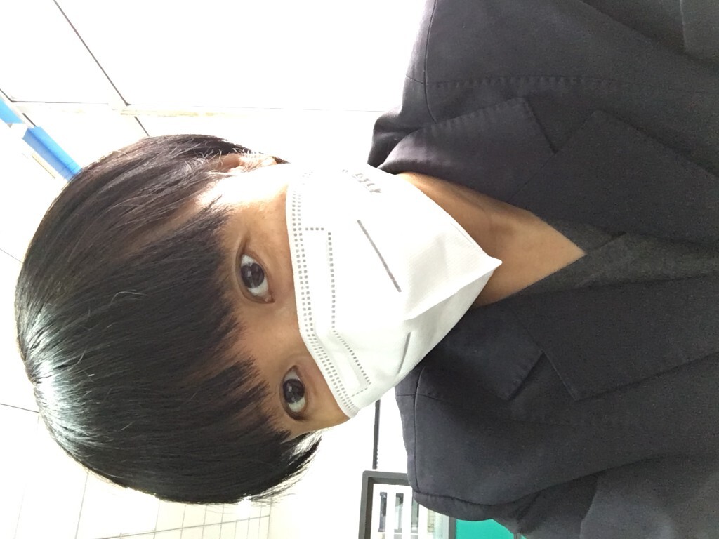 20151222，冬至，秦皇岛，空气质量重度污染，今日限行车辆尾号2和7。呼吸系统伤不起的我在办公室里这样上班。原创，拒绝后期制作。