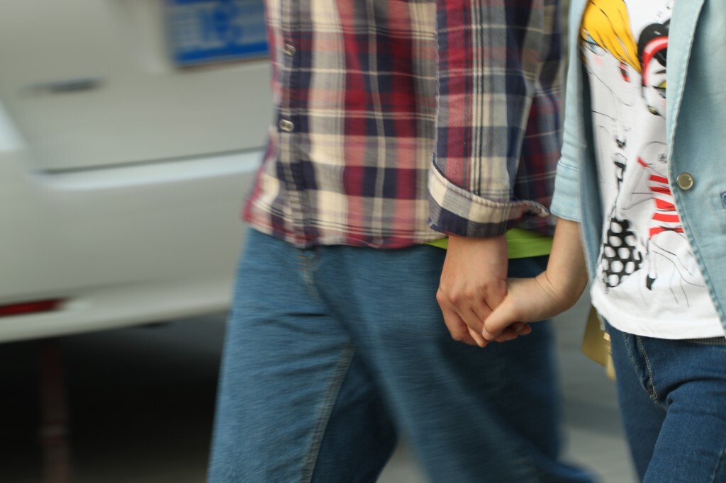 茫茫人海中<br />
你是那么笃定<br />
平凡的我<br />
就这样<br />
与你牵手同行<br />
以爱之名<br />
      ----至爱我与我爱的人<br />
<br />
（原创，拒绝后期制作）
