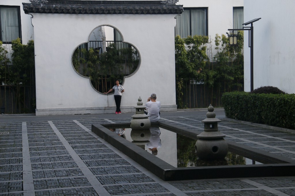 用ACDSee调整曝光，其他未动。