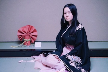 001