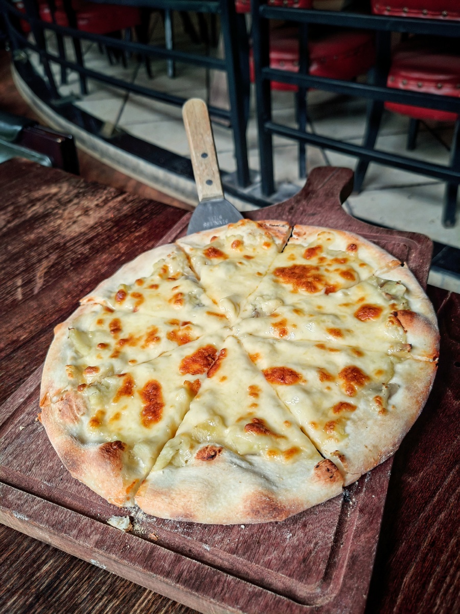 米兰意大利海鲜烧烤薄底披萨