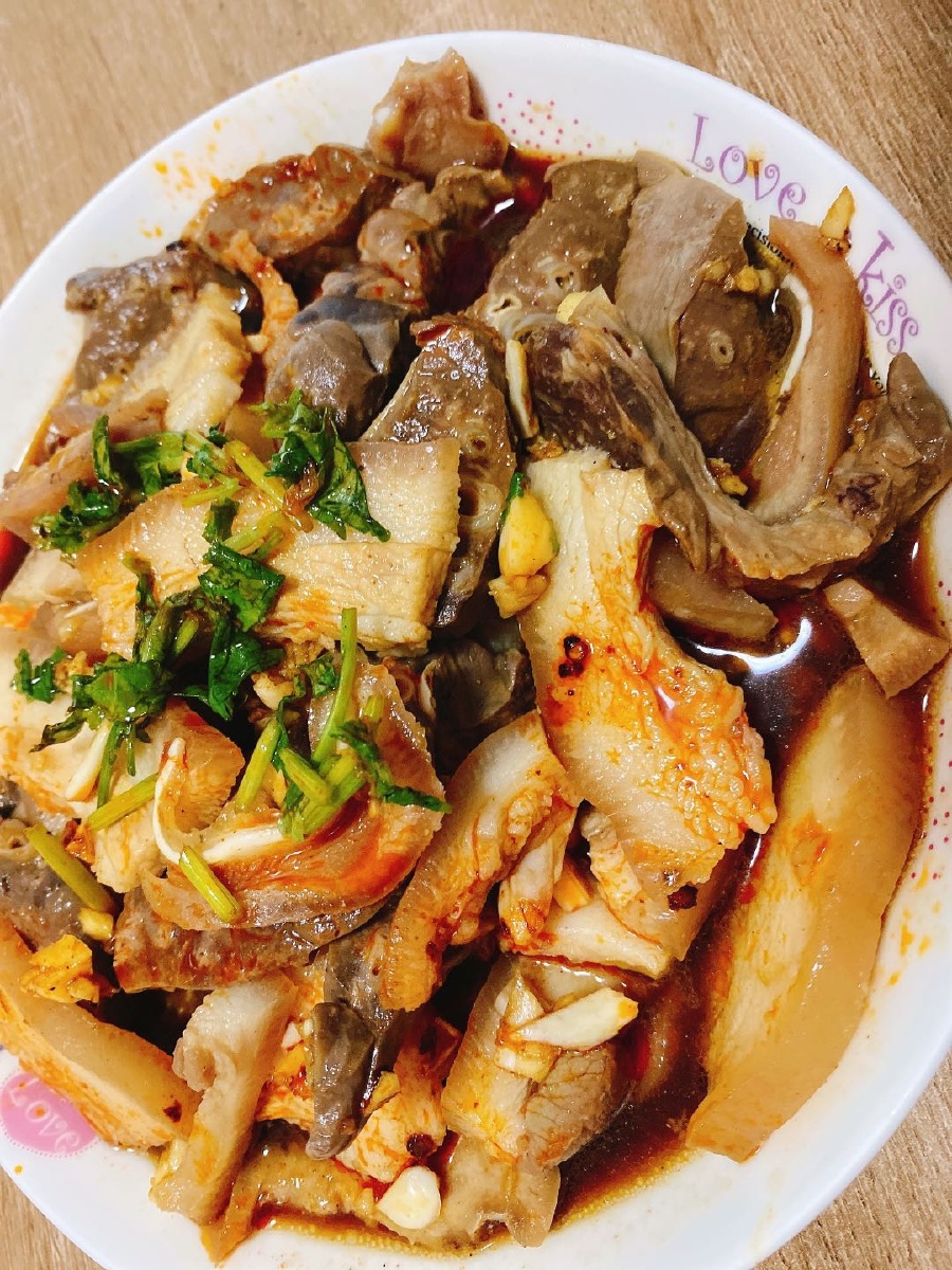 白切猪耳朵拼盘