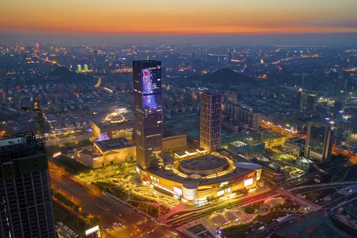 航拍经十东路万象城