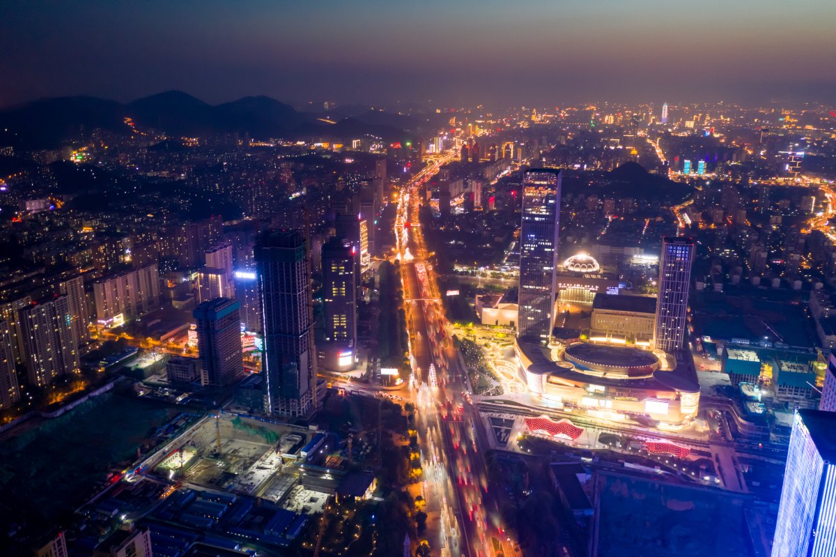 航拍经十东路万象城