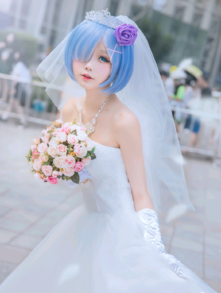 可爱的雷姆婚纱照墙纸