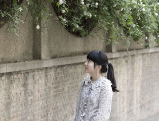 侧脸