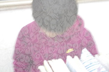 她