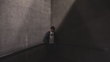 001