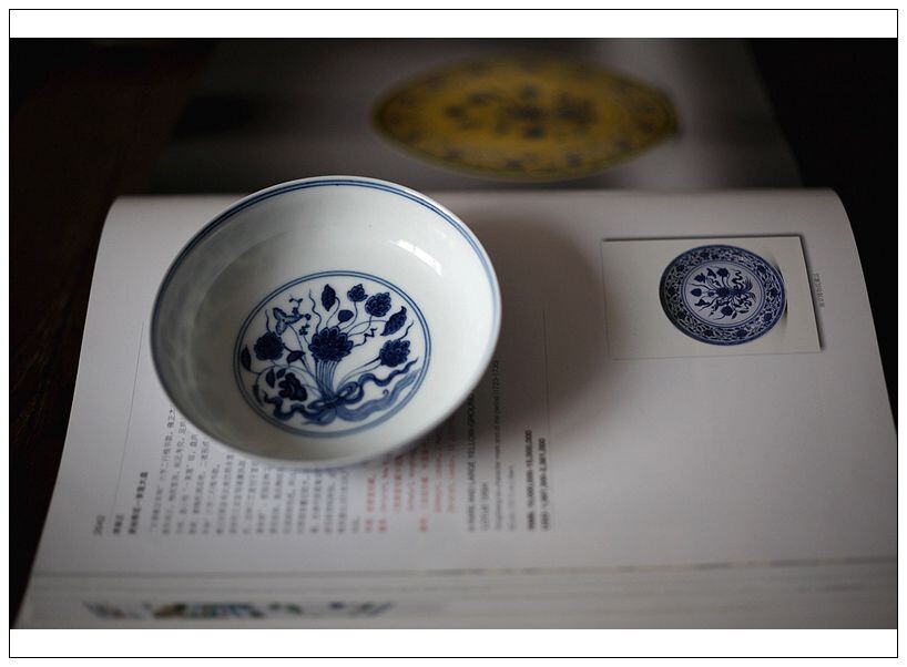 传统手工茶器<br />
为了传承传统制瓷工艺,极少数制瓷工匠坚持古法烧造,虽是小小的茶具,但制作工艺却是一丝不苟、小中见大。