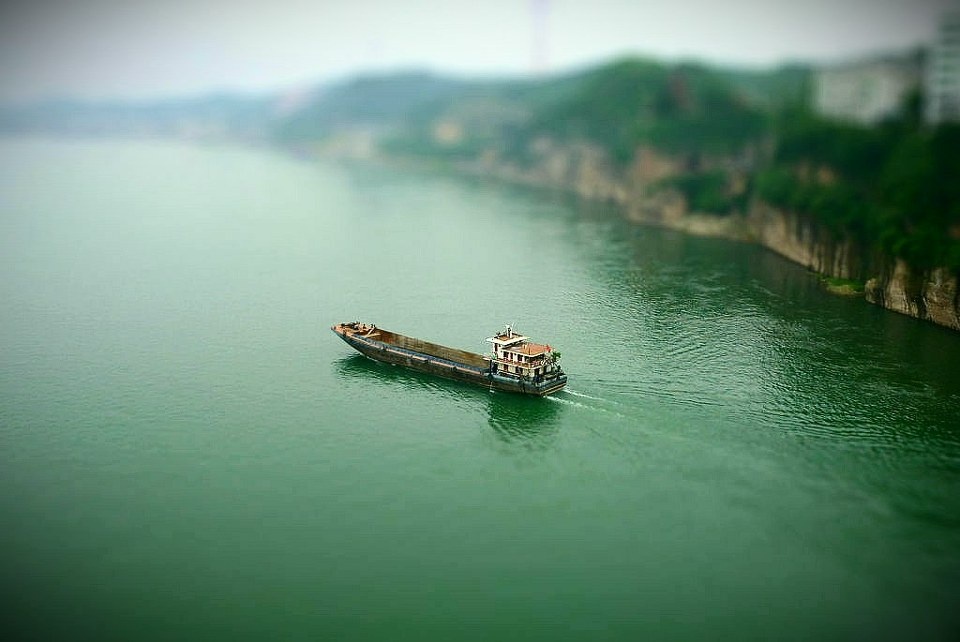 长江行船 br /> 手机随拍