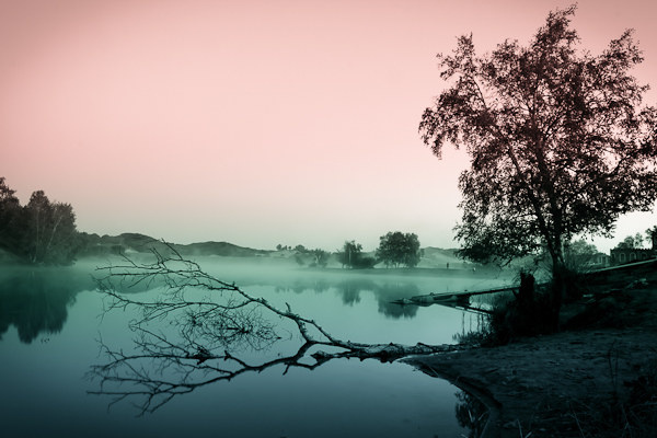 图片8 ;拂晓静谧,湖面如镜,喘气声,属于自己的平