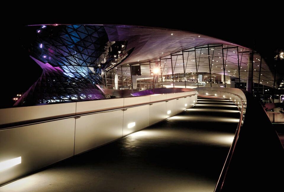BMW Welt<br />
扭一扭