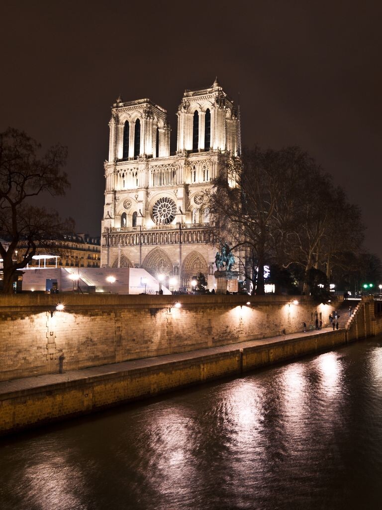 _<br />
Notre Dame de Paris