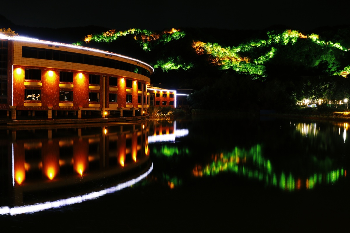 西樵山夜景听音湖