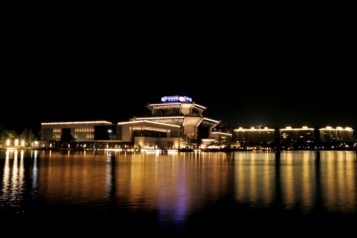 西樵山夜景听音湖