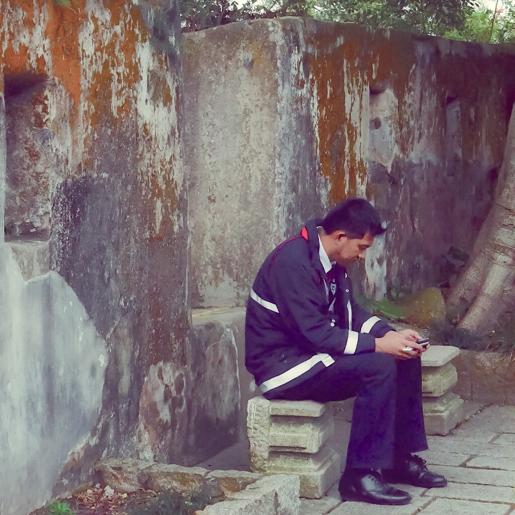 不管怎么说，模糊以后就是很像油画