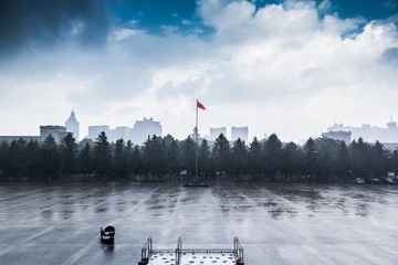 暴雨