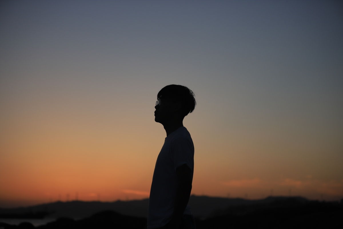 向着光亮的地方