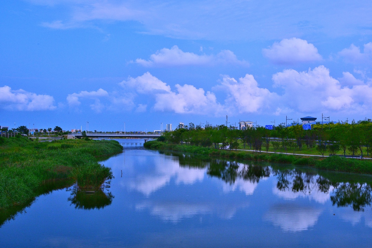 水色天光 摄于江苏连云港海州湾.