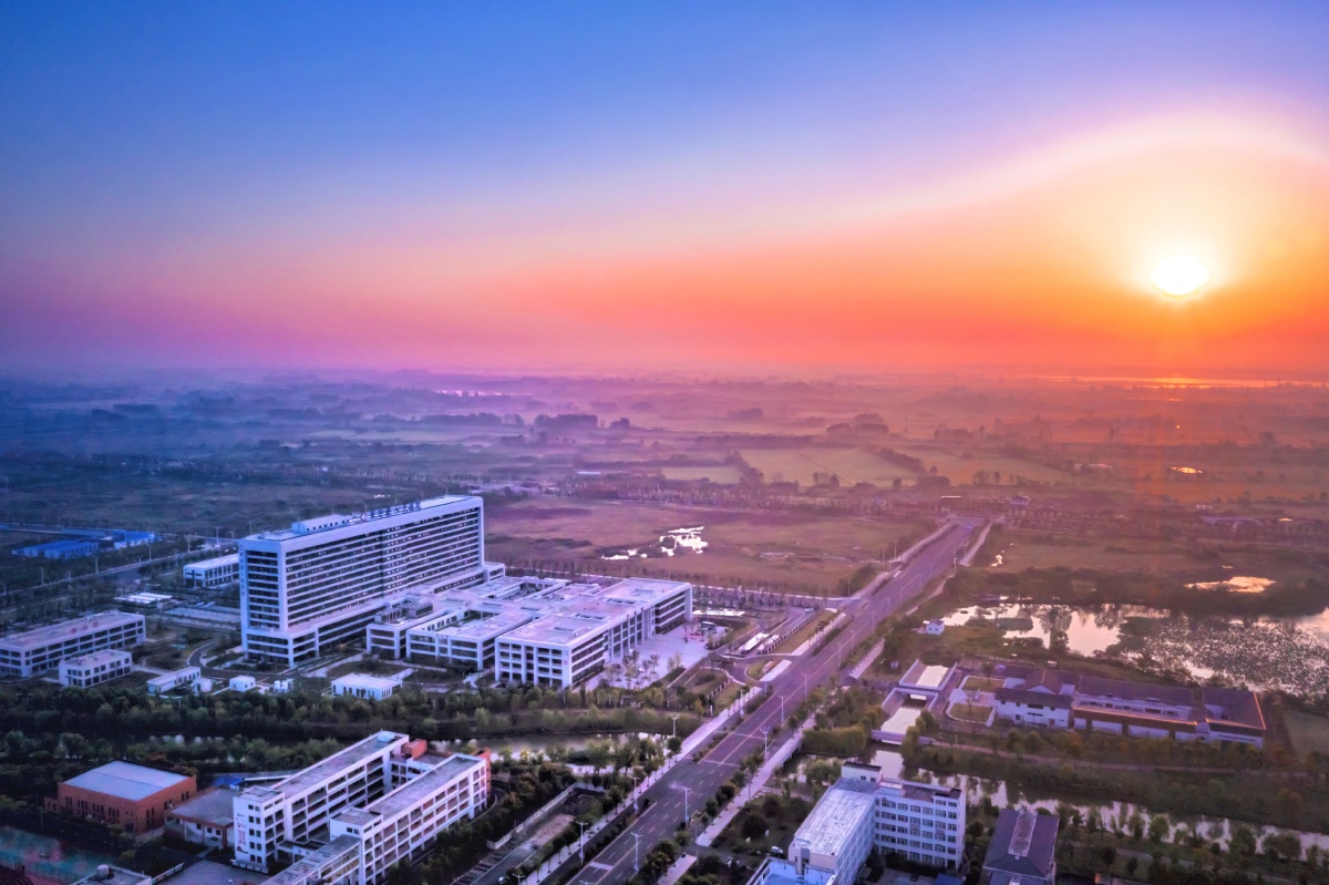 晨曦中的来安新城