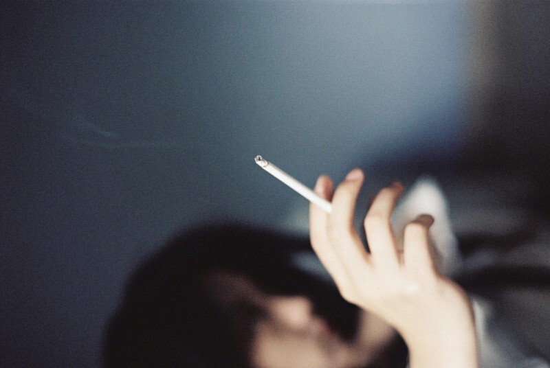 我总是记得很多个瞬间<br />
说过的话，奇妙的表情，远去的风景<br />
要记得的我永远都会记得<br />
所以当我听到你说忘记的时候，我无法承受这单一的深情。