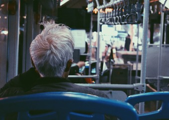 487884