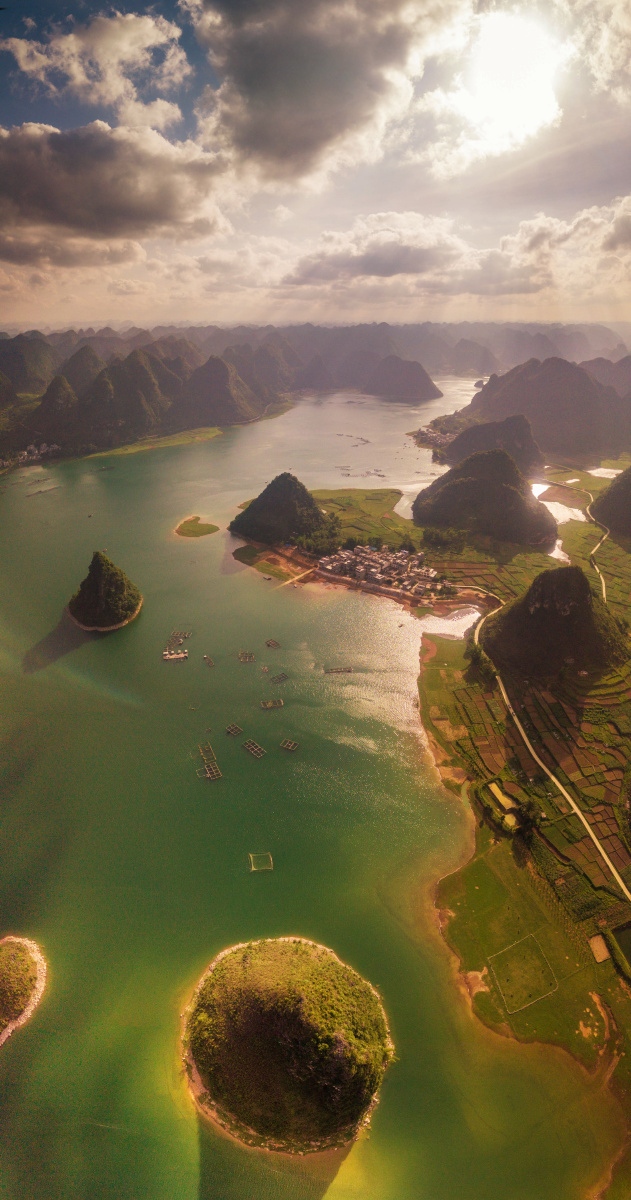 广西百色渠洋湖喀斯特地貌