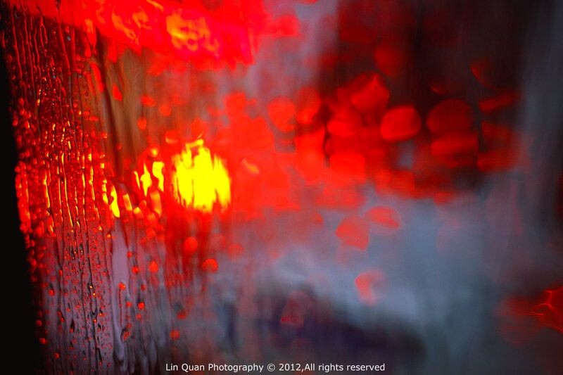 Sep 7,2012 街拍<br />
中午去工厂，途中突降暴雨... by x-pro1