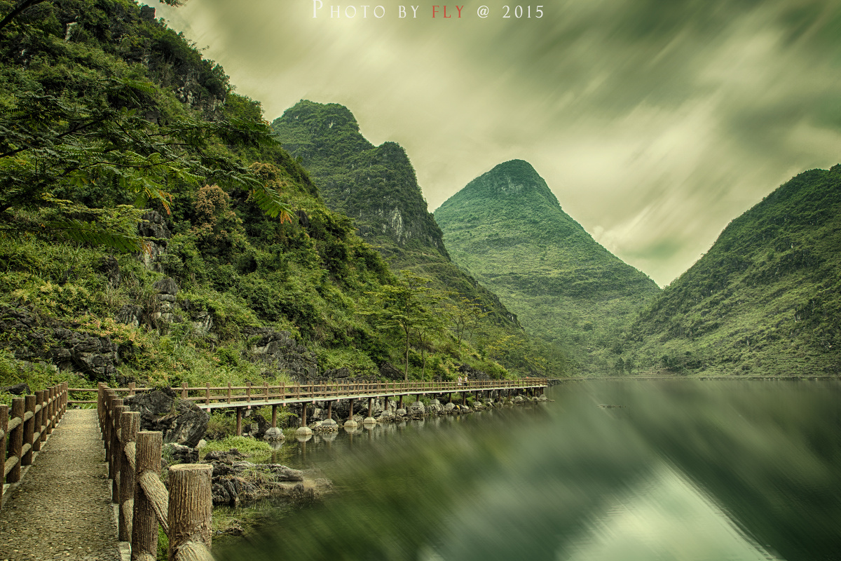 那天和老爸自驾去了老家的神秘湖,前半段我开,后半