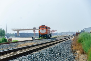 1575963