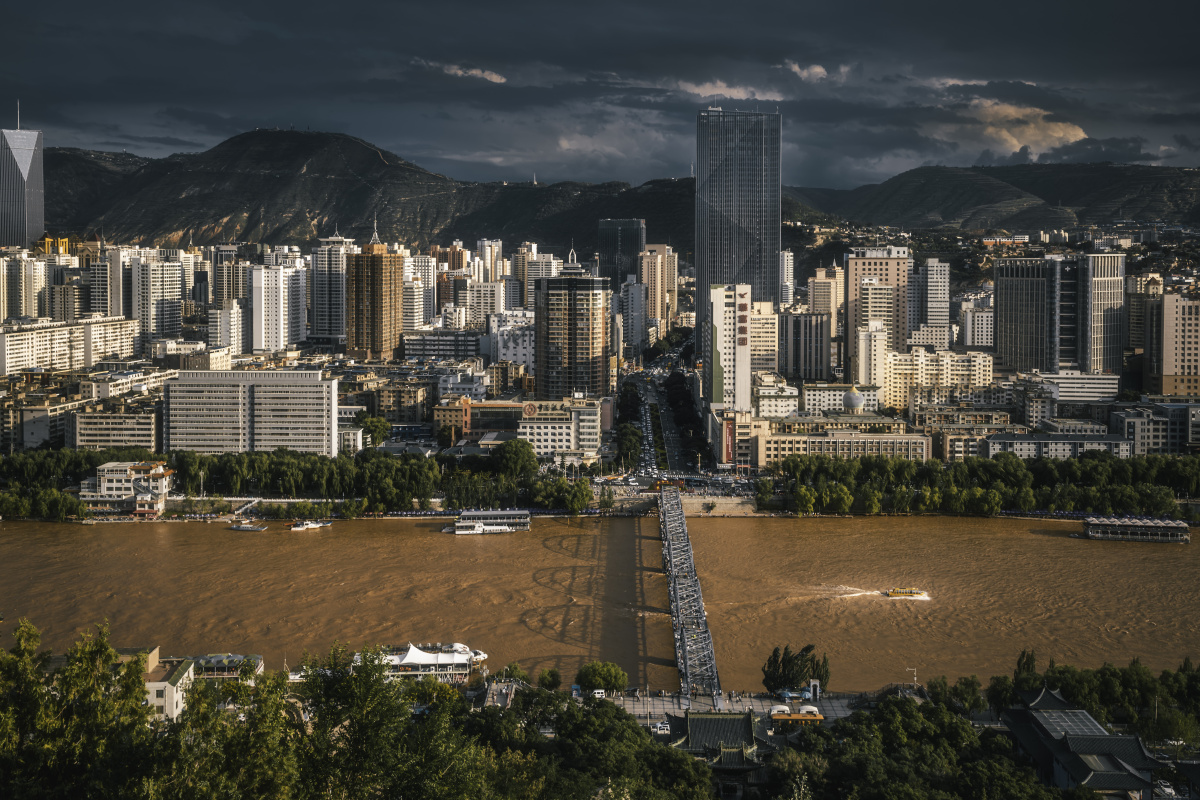 夕阳下的兰州黄河之滨也很美.