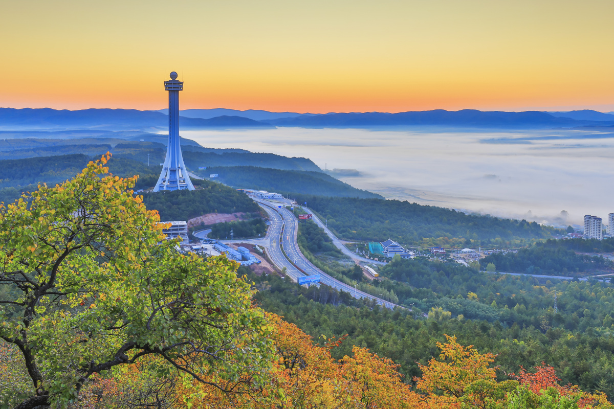 吉林省延吉市帽儿山日出.蓝七星关注