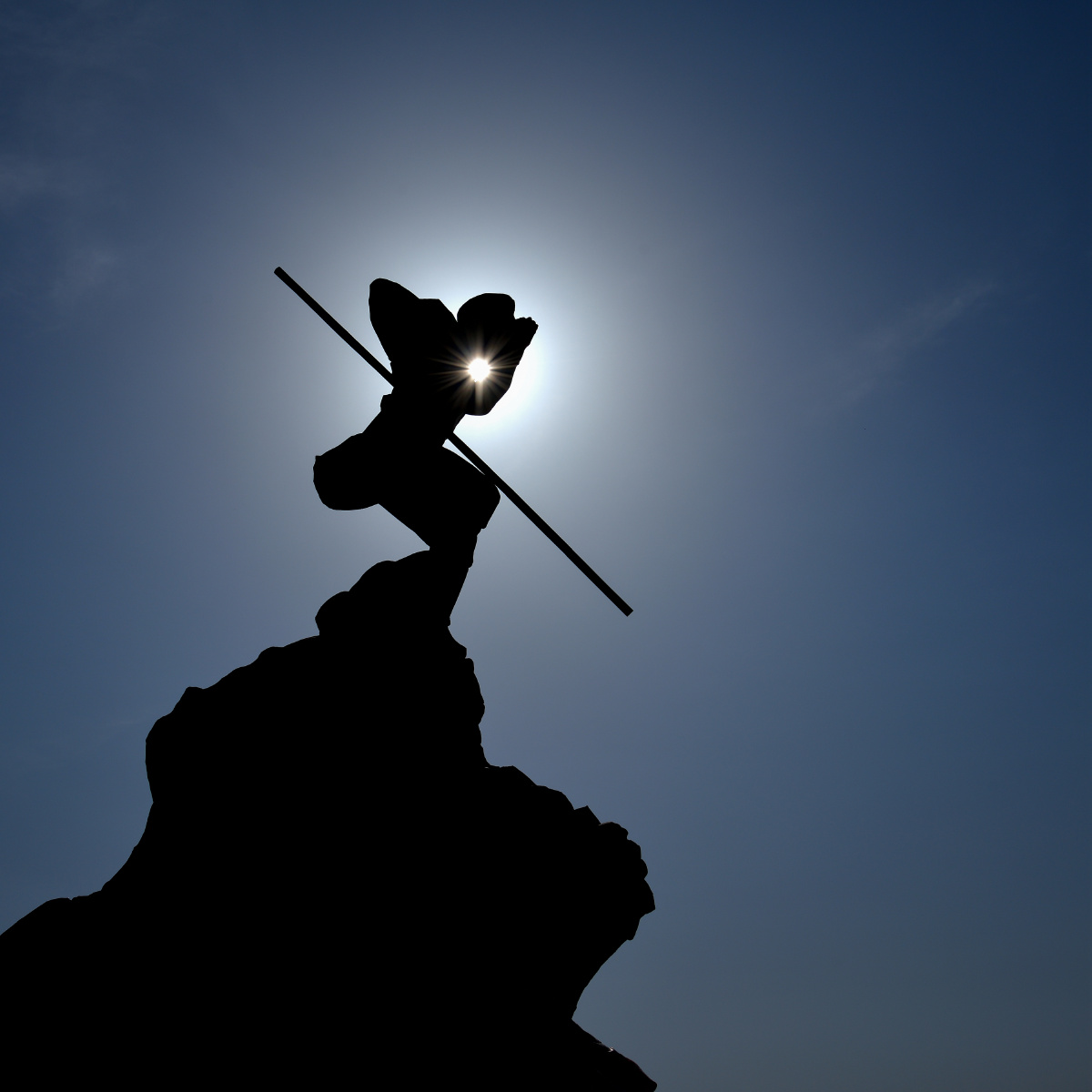 1/127移动存储新时代vlog大赛新疆#吐鲁番火焰山孙悟空雕像剪影太阳