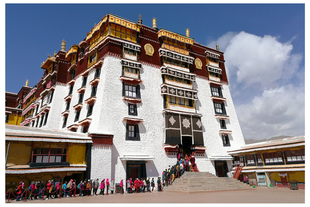 布达拉宫白宫参观广场平台入口