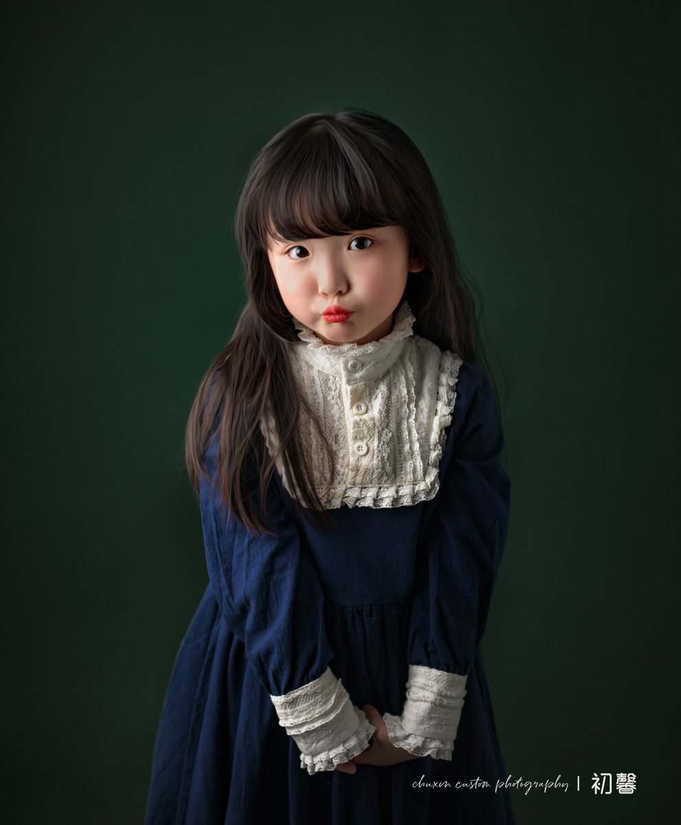 古灵精怪的小女孩眼睛里透着纯净的美好