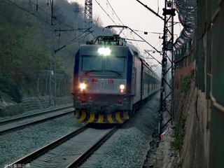 74647