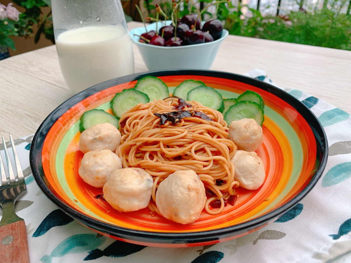 葱油拌面樱桃牛奶