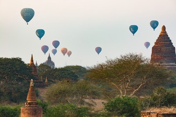 蒲甘彩色天空
