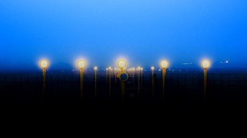 机场夜色