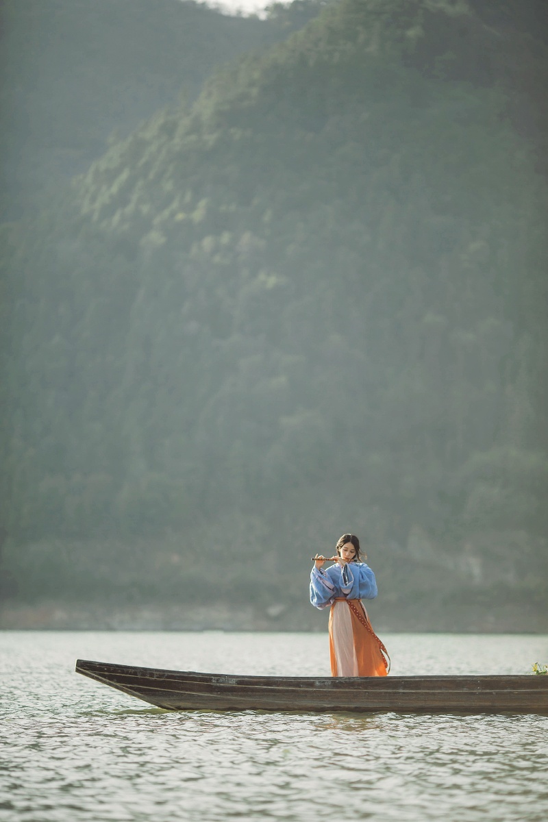 所谓伊人在水一方